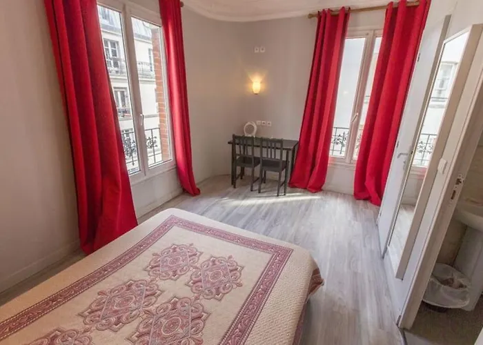 Hipotel Sacre Coeur Olympiades Otel